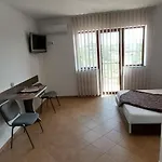 Homestay Lucian *