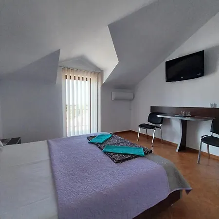 Vila Lucian Costinesti
